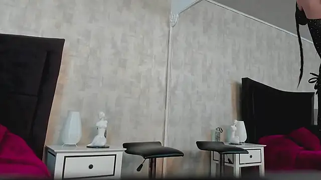 NahomyCarther online show from 04-08-26, 11:05