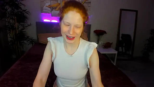 Sandra Wi1son online show from 02-04-26, 01:33