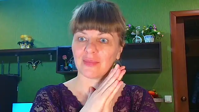 Snapshot of VeronikawGold chatting on 11-11-25, 04:51 VeronikawGold online show from 11-11-25, 04:51