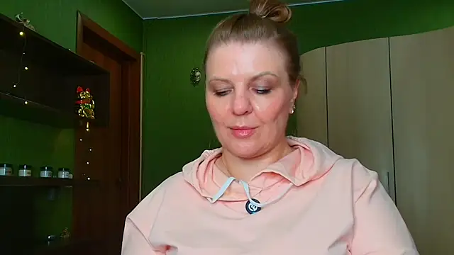 VeronikawGold online show from 05-27-26, 01:57