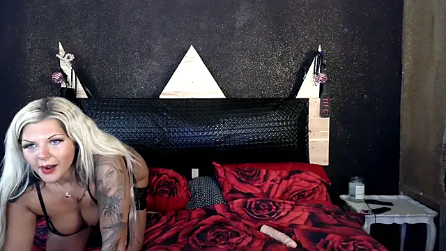 Snapshot of Glory_Max chatting on 07-10-26, 09:45 Glory Max online show from 07-10-26, 09:45