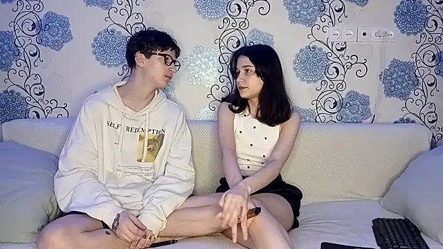 baby lesi online show from 12-17-25, 06:58