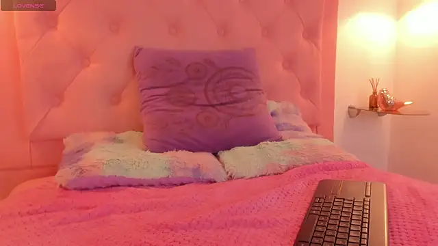 Snapshot of Rachel_rivera chatting on 03-19-25, 02:24 Rachel rivera online show from 03-19-25, 02:24
