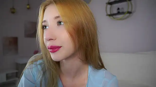 SunnivaCovil online show from 12-05-25, 02:58