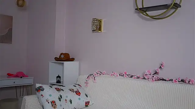 SunnivaCovil online show from 02-05-26, 02:43