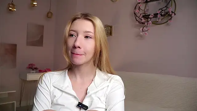 SunnivaCovil online show from 03-14-26, 02:33