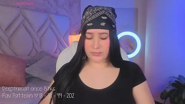 Snapshot of Leaa_Cox chatting on 04-22-26, 07:37 Leaa Cox online show from 04-22-26, 07:37