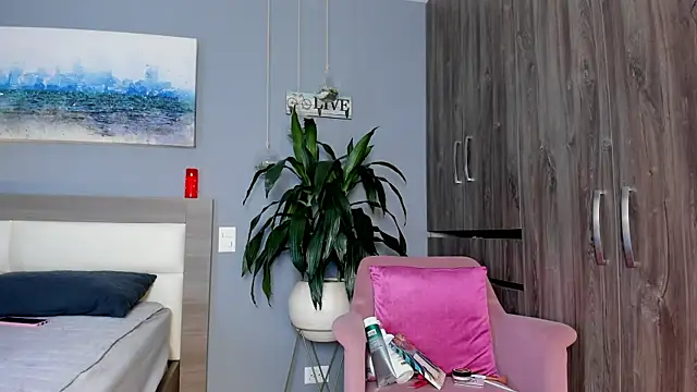 Ashly hills online show from 04-09-26, 06:19