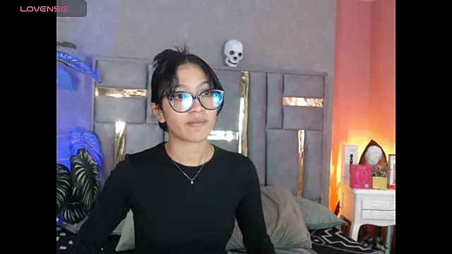 Tyla Ks online show from 10-11-25, 07:34