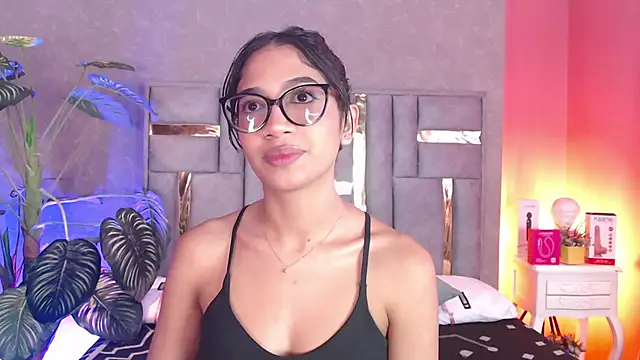 Tyla Ks online show from 11-14-25, 07:34