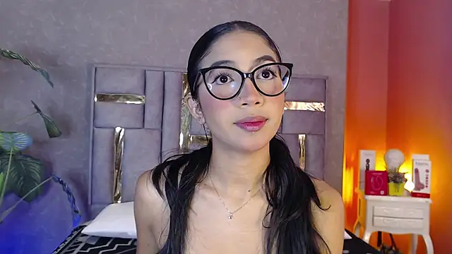 Tyla Ks online show from 06-11-26, 07:01