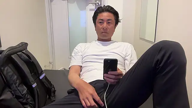 Snapshot of masato1115aa chatting on 06-05-26, 05:36 masato1115aa online show from 06-05-26, 05:36