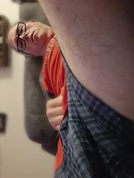 Smallone327 online show from 04-27-26, 04:54