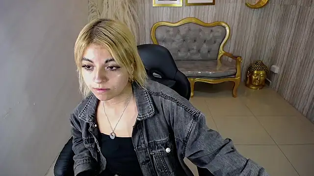 lili conor s online show from 02-25-25, 03:20