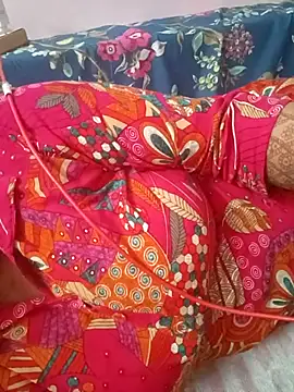 Snapshot of Shivani_7777 chatting on 10-25-25, 08:36 Shivani 7777 online show from 10-25-25, 08:36