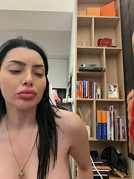 Mia Splash online show from 05-19-26, 04:02