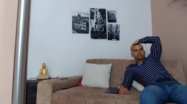 Snapshot of Bastiandelux chatting on 03-02-25, 11:42 Bastiandelux online show from 03-02-25, 11:42