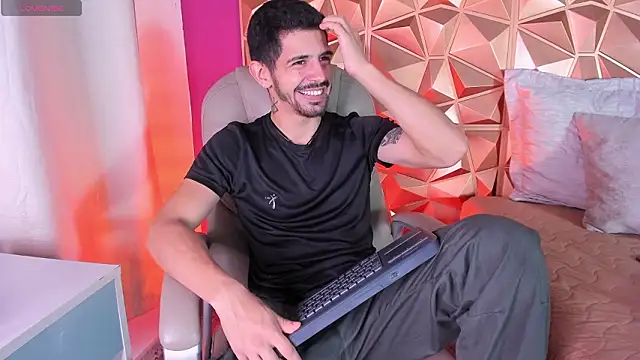 Snapshot of AlejandroStormm chatting on 03-22-26, 05:00 AlejandroStormm online show from 03-22-26, 05:00