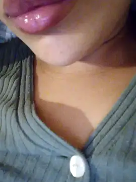 Snapshot of Sexlove1xo chatting on 10-09-25, 01:53 Sexlove1xo online show from 10-09-25, 01:53