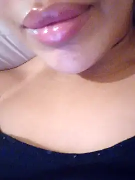 Snapshot of Sexlove1xo chatting on 10-17-25, 09:56 Sexlove1xo online show from 10-17-25, 09:56