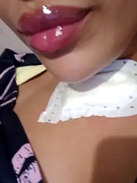 Snapshot of Sexlove1xo chatting on 10-29-25, 01:13 Sexlove1xo online show from 10-29-25, 01:13