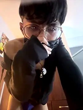 twinkperu18 online show from 10-26-25, 02:17