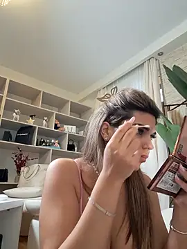 Bella Posh online show from 12-23-25, 08:12