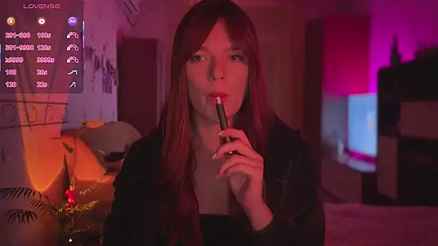 CherryRed Girl online show from 04-15-26, 07:43