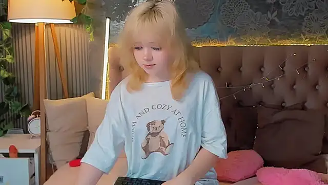 EmilyAngells online show from 03-20-26, 07:02