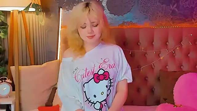 EmilyAngells online show from 04-14-26, 05:57