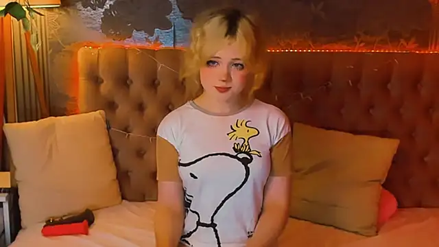 EmilyAngells online show from 05-14-26, 06:31