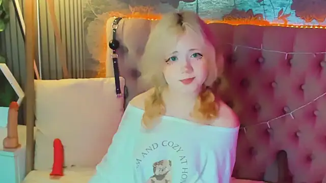 EmilyAngells online show from 06-30-26, 06:14