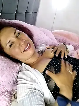 Snapshot of Megan-01- chatting on 03-13-25, 04:27 Megan-01- online show from 03-13-25, 04:27