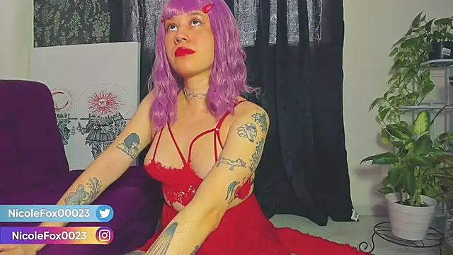 Snapshot of NicoleFox23_ chatting on 03-11-25, 06:52 NicoleFox23 online show from 03-11-25, 06:52
