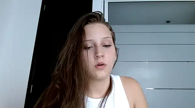 Snapshot of CandyGirlsweet chatting on 02-21-25, 10:37 CandyGirlsweet online show from 02-21-25, 10:37