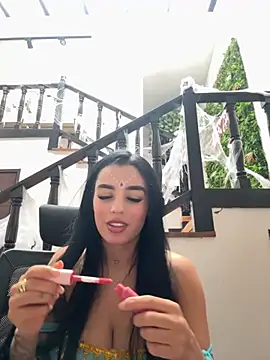 Antonella Smiith  online show from 10-30-25, 04:41