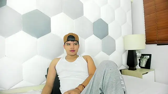 Axel Forte online show from 03-12-26, 01:28