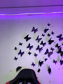 Luna kitty online show from 11-28-25, 05:59