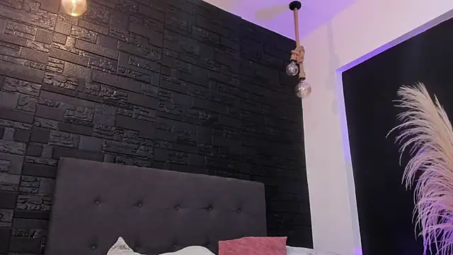 Maite Smith  online show from 11-06-25, 01:23