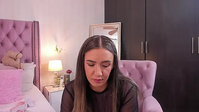 natashaleightt online show from 02-05-26, 01:21