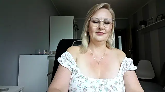 DianaLive online show from 06-18-26, 09:14