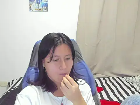 Snapshot of xoxo_kiitty chatting on 10-02-25, 03:46 xoxo kiitty online show from 10-02-25, 03:46