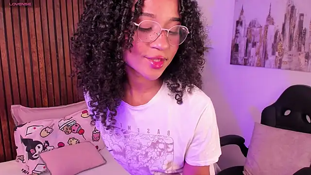 Layla Clarke online show from 09-18-25, 07:49