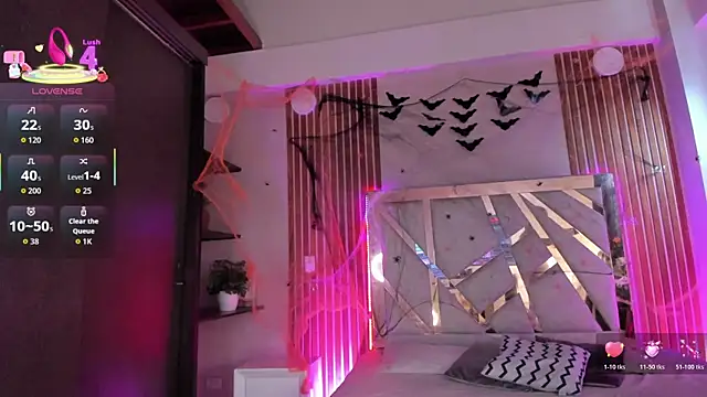 Snapshot of sweetviolet__ chatting on 10-28-25, 12:19 sweetviolet online show from 10-28-25, 12:19