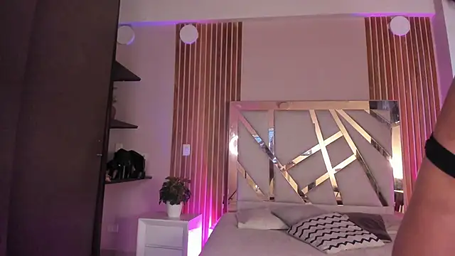 Snapshot of sweetviolet__ chatting on 01-10-26, 12:18 sweetviolet online show from 01-10-26, 12:18