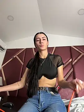 Snapshot of DanielaMedinaa chatting on 10-18-25, 07:58 DanielaMedinaa online show from 10-18-25, 07:58