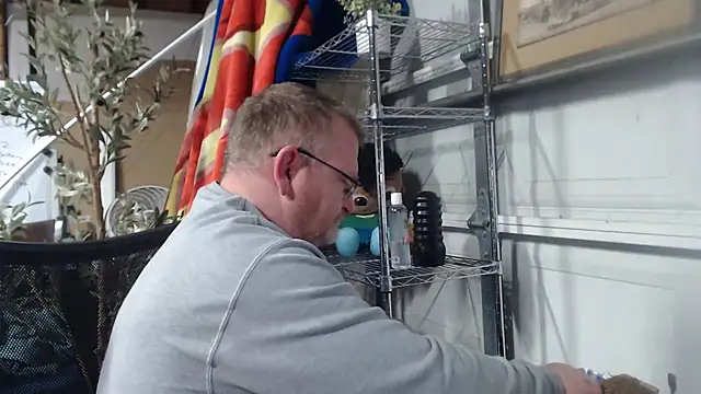 Randomoldguy615 online show from 03-03-25, 12:26