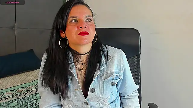 laura hotties online show from 03-12-25, 01:30