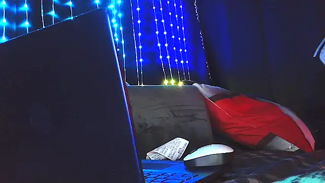 Snapshot of RubyRose33 chatting on 03-06-26, 10:12 RubyRose33 online show from 03-06-26, 10:12