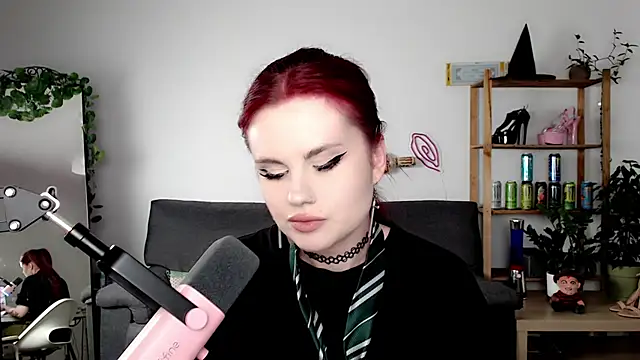 Della Ideal online show from 09-21-25, 06:42